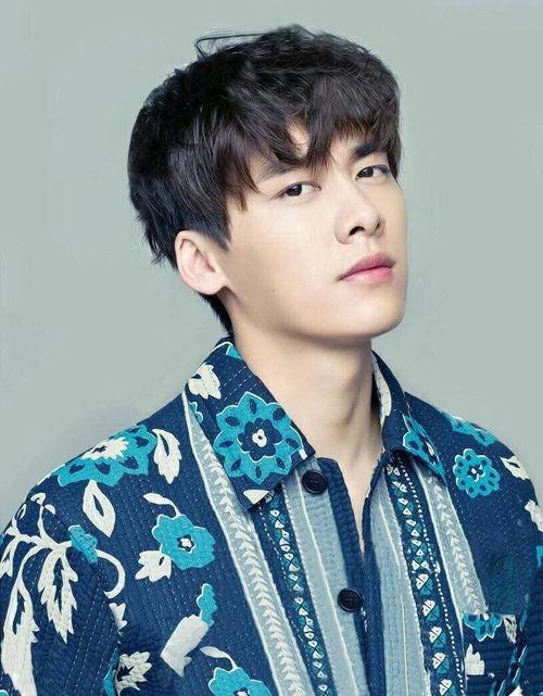 李易峰爆料刘德华视频,视频曝光引网友热议